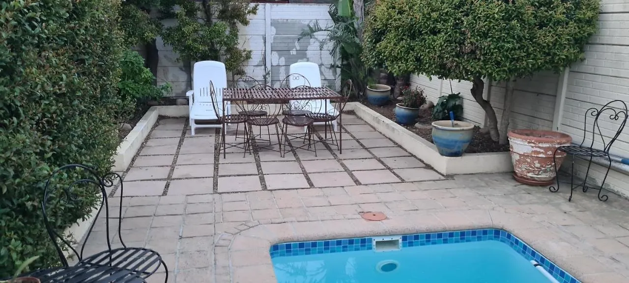 Rod'S Self-Catering En-Suite Room Città del Capo Bed & Breakfast